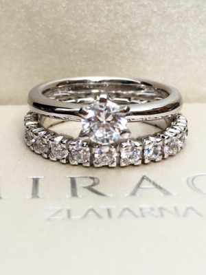 Zaročni ali poročni prstan, belo zlato